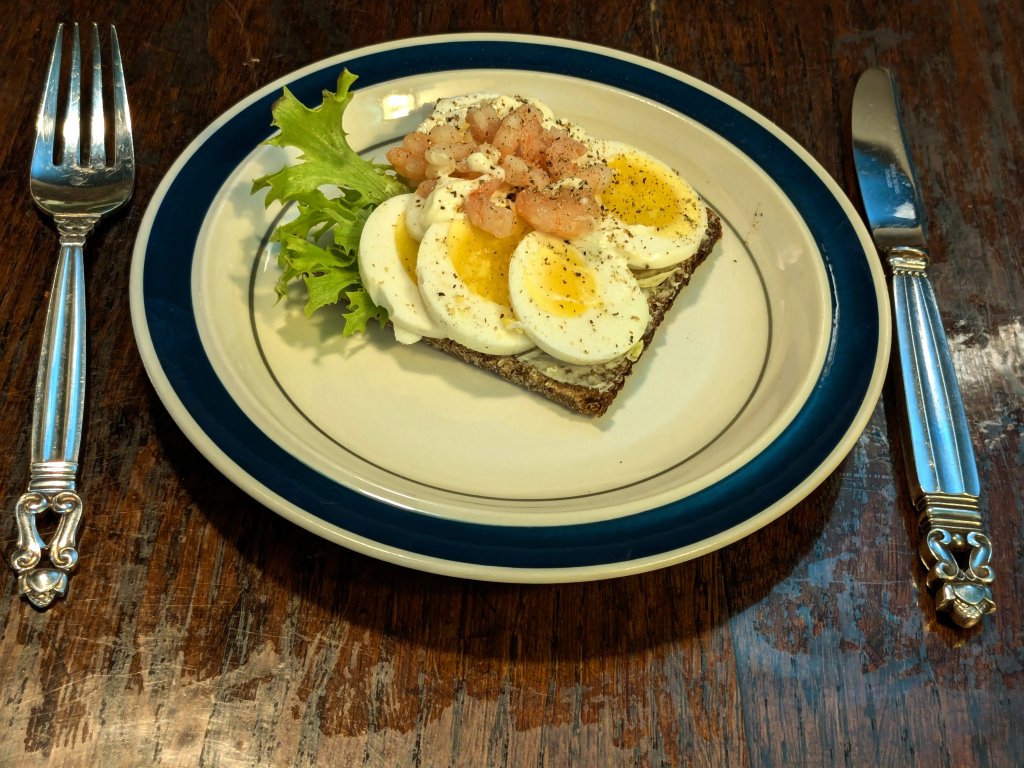 2024-10-15 egg and shrimp on rugbrød appetizer.jpg