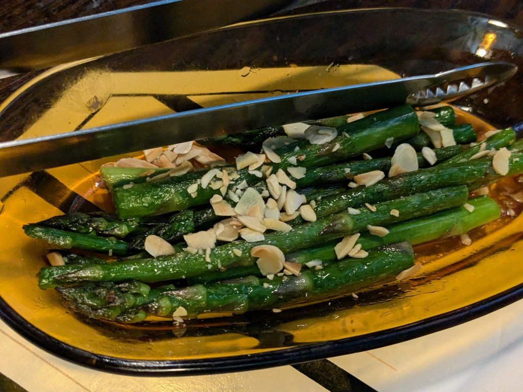 Pan roasted asparagus wiith EVOO, lemon juice, and toasted almond slices.jpg