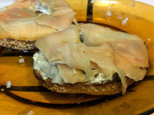 Bagel with cream cheese, capers, onion and cold smoked salmon.jpg