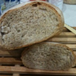 IMG 0274[1]
Multigrain and white bread flour(half and half) bread