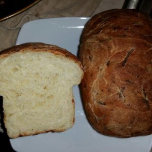 2016 11 30 19.13.53 epcot cheese bread
