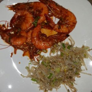 2017 01 11 17.51.35 grilled shrimp with bulgogi type dressing and bean sprout salad