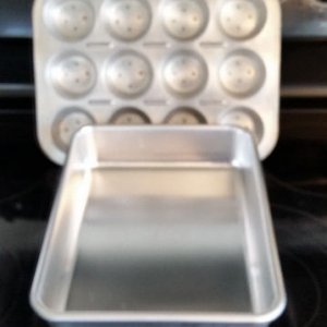 muffin tin with subtray