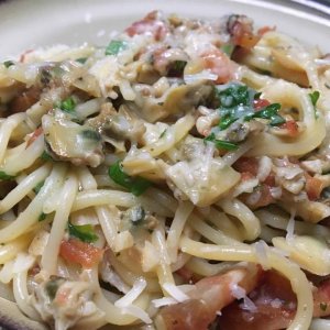 Spaghetti with clam sauce