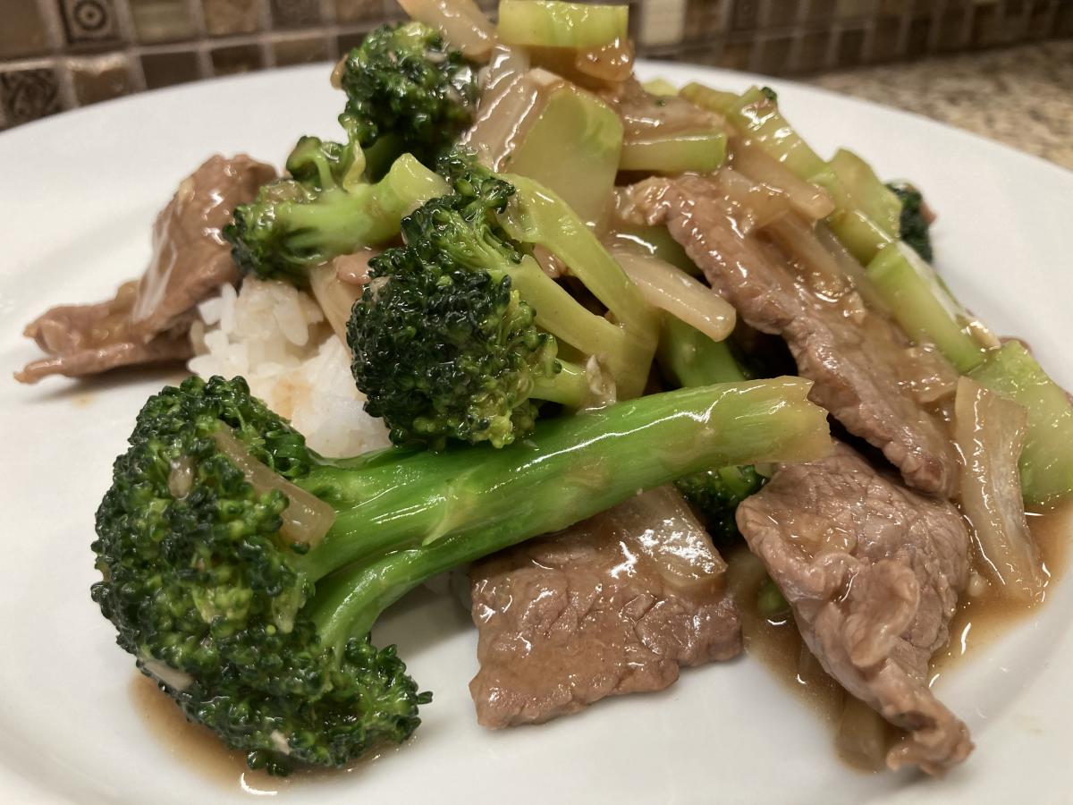Beef Broccoli My Way.
I use whatever cut of Steak I have, which this is NY Strip, sliced VERY thinly and then I peel the stalks of the Broccoli to mak