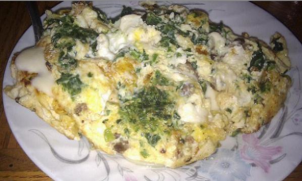 Greek Omelette - 3 eggs, ground beef, onions, spinach, feta & mozza