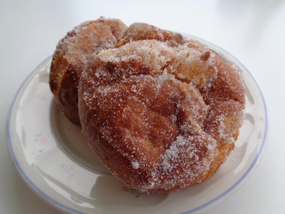 Leonard's Bakery Malasadas, they're Portuguese Donuts.