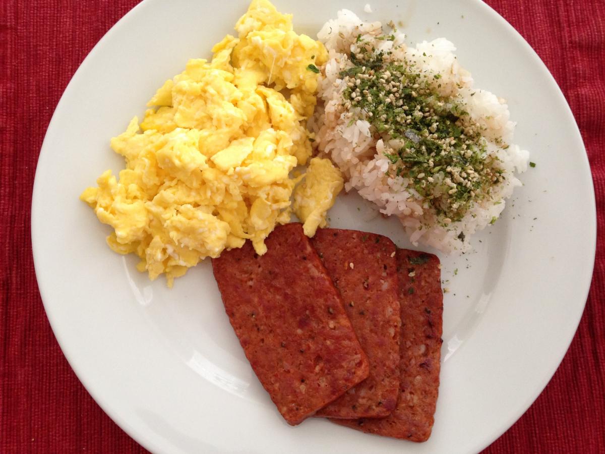 Something different, rectangualr shaped Portuguese Sausage meant for Musubi, fried up with scrambled eggs and steamed white rice topped wit shoyu and 