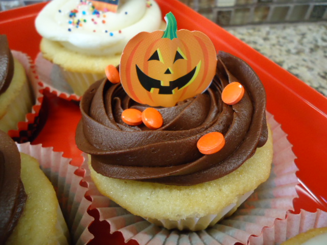 Yellow Cake with Chocolate Ganache Icing